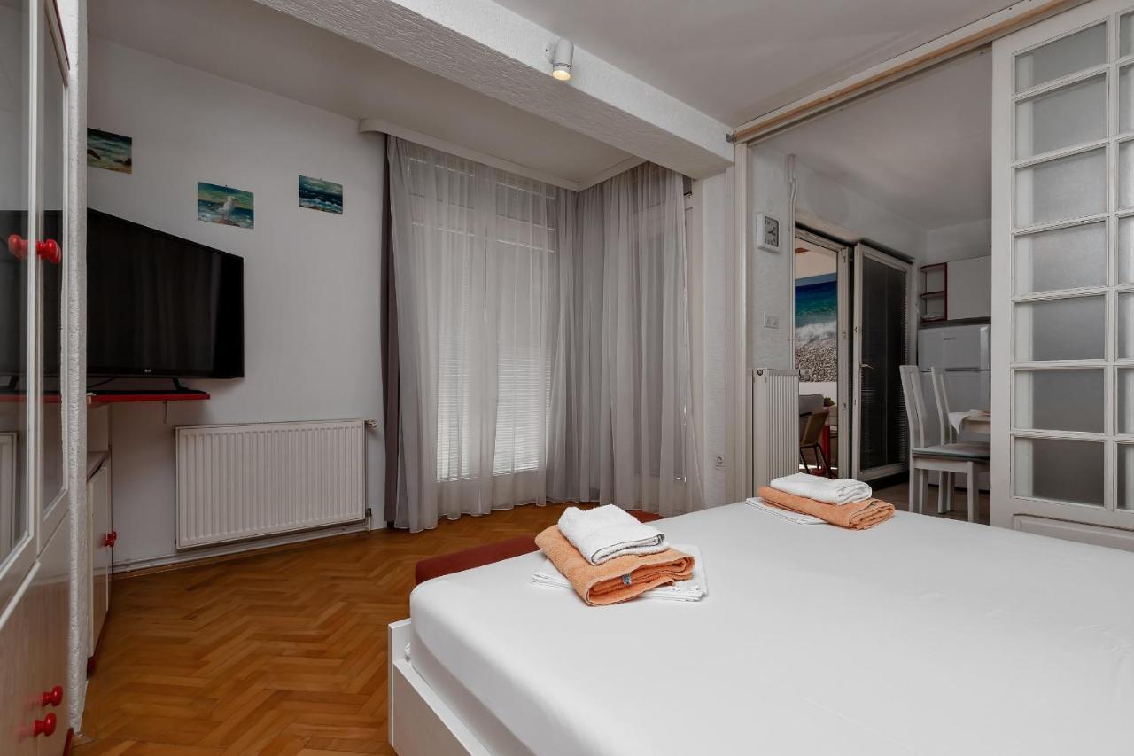 Apartments Carmen Макарска Экстерьер фото